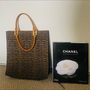 Fendi animal texture tote